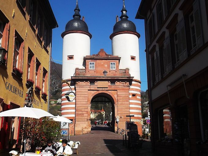 La "Heidelberger Tor", la porta che d sul Ponte Vecchio