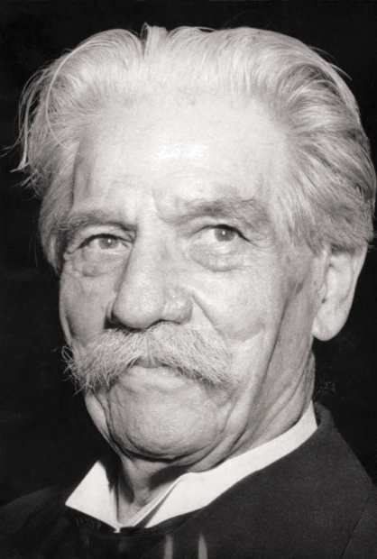 Albert Schweitzer, in una foto del 1955
