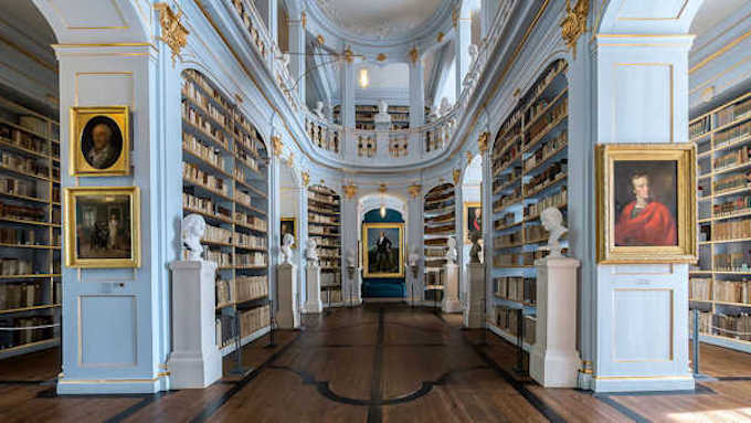 La sala rococ della biblioteca della duchessa Anna Amalia
