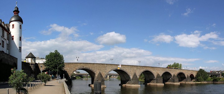 Il ponte "Balduin" sulla Mosella