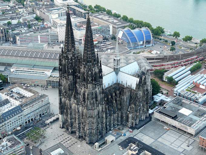 Foto aerea del Duomo di Colonia