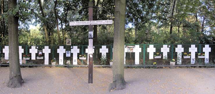 Berlino, Ebertstraße: le croci commemorative ricordano le persone uccise durante la fuga