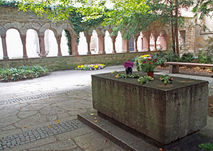 Il monumento dedicato a Walther a Wrzburg